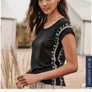 Garnet hill, size small, embroidered linen tee